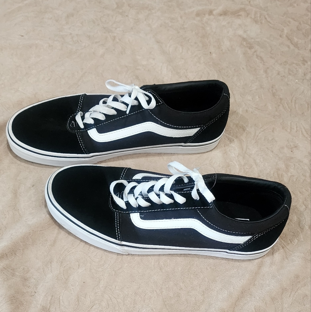 Brand New Sk8 Low Black Tie Up Vans Size 11